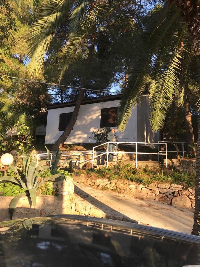 Resort Village T.N. Milna Vis Exterior photo